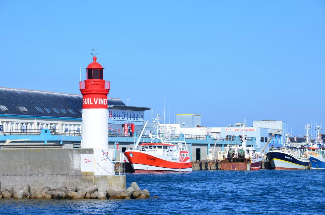 Vacances A L Ocean - T4 Grand Balcon Tout Confort - Wifi Et Parking Gratuits - Mer Plage Piscine A Environ 25 M - Centre Ville, Tous Commerces, Marche, Et Port A 10 Minutes A Pied En Longeant La Mer Guilvinec Exterior photo